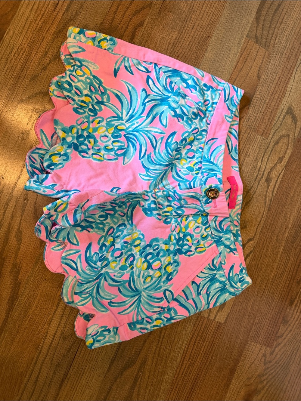 Lilly Pulitzer Pink Tropical Pineapple Scallop Hem Shorts